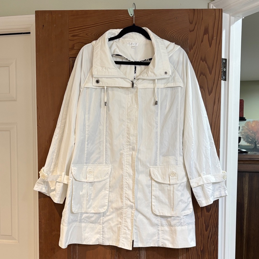 UbU Off White Zippered Utility Jacket Size L